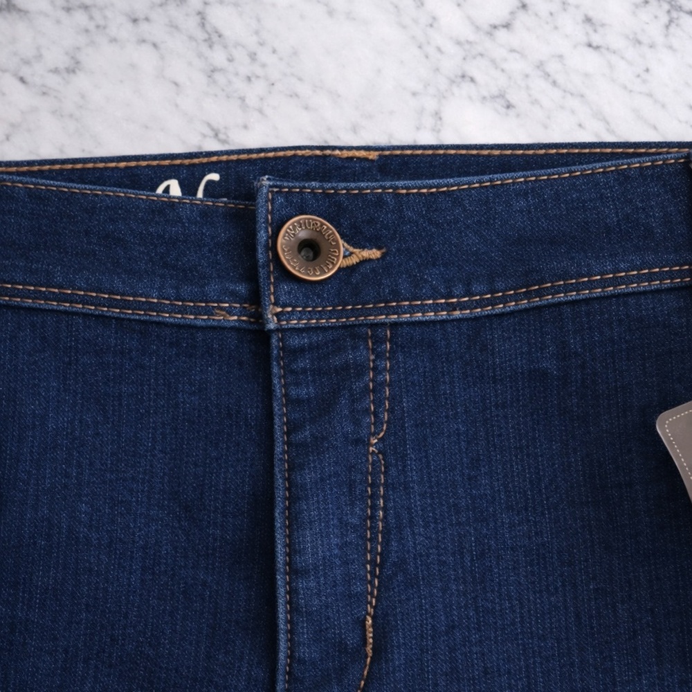 Natural Reflections Fleece Lined Jeans Relaxed Straight Leg Dark Wash Sz 16 New - Picture 3 of 11
